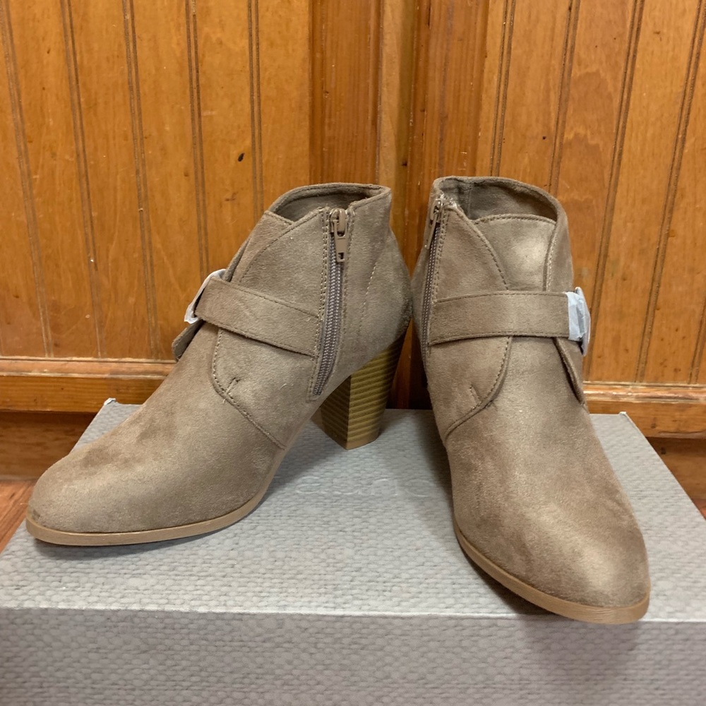 Maurices Booties Size 7